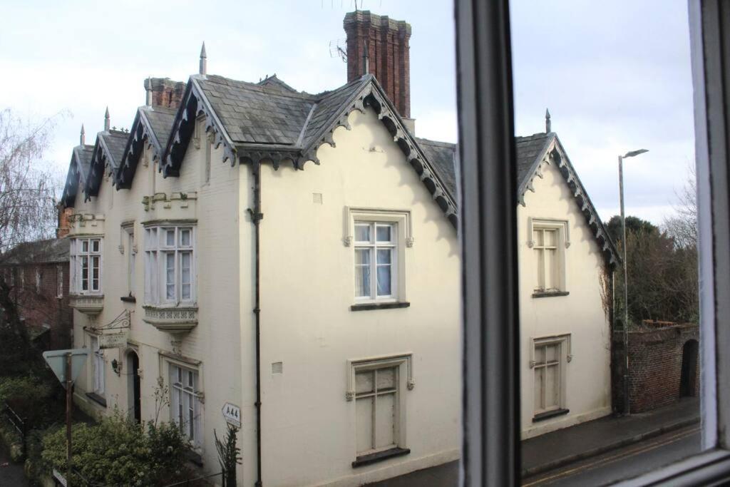 Medieval Roots And Harry Potter Townhouse - Hiking Near Ludlow ليومنستر المظهر الخارجي الصورة