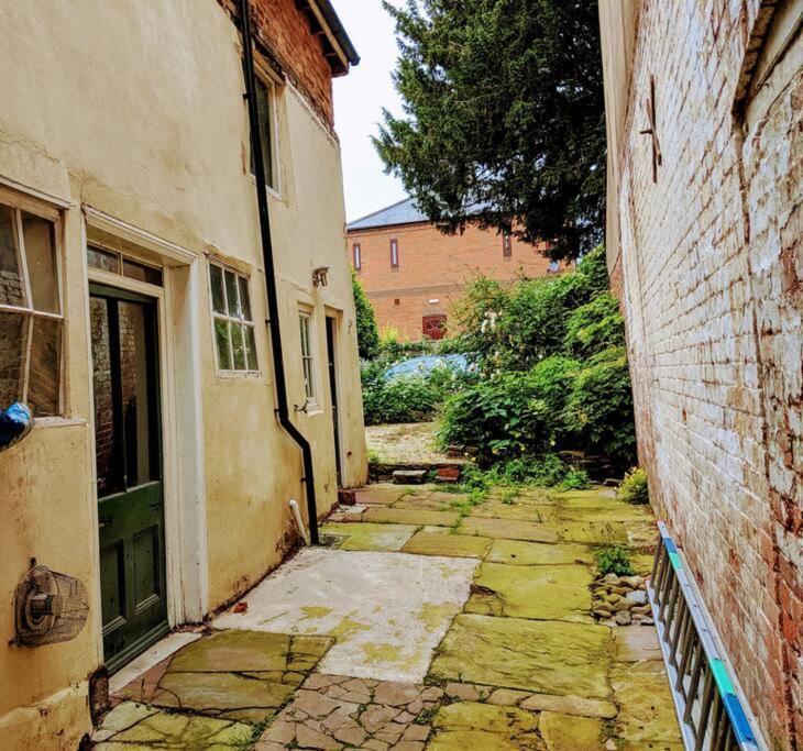 Medieval Roots And Harry Potter Townhouse - Hiking Near Ludlow ليومنستر المظهر الخارجي الصورة